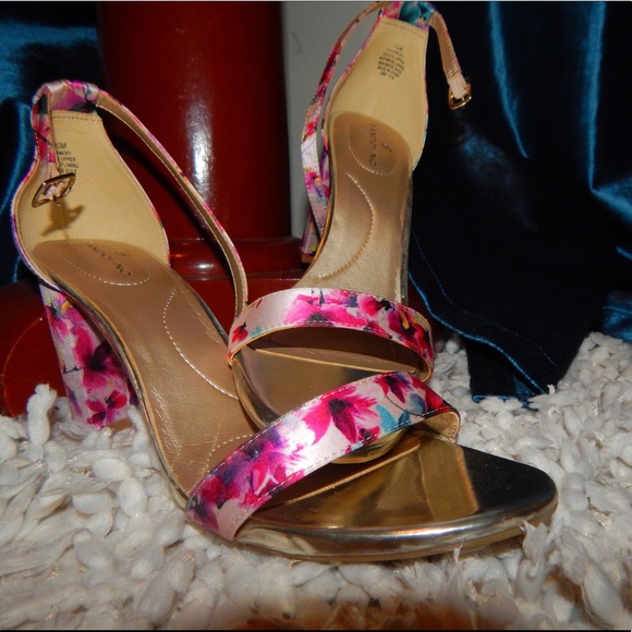 Bandolino floral heels - Picture 2 of 2